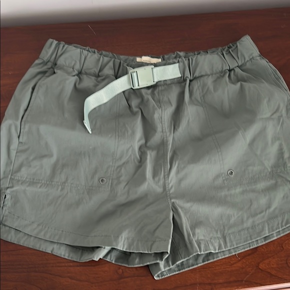Madewell hiking shorts - Picture 1 of 3